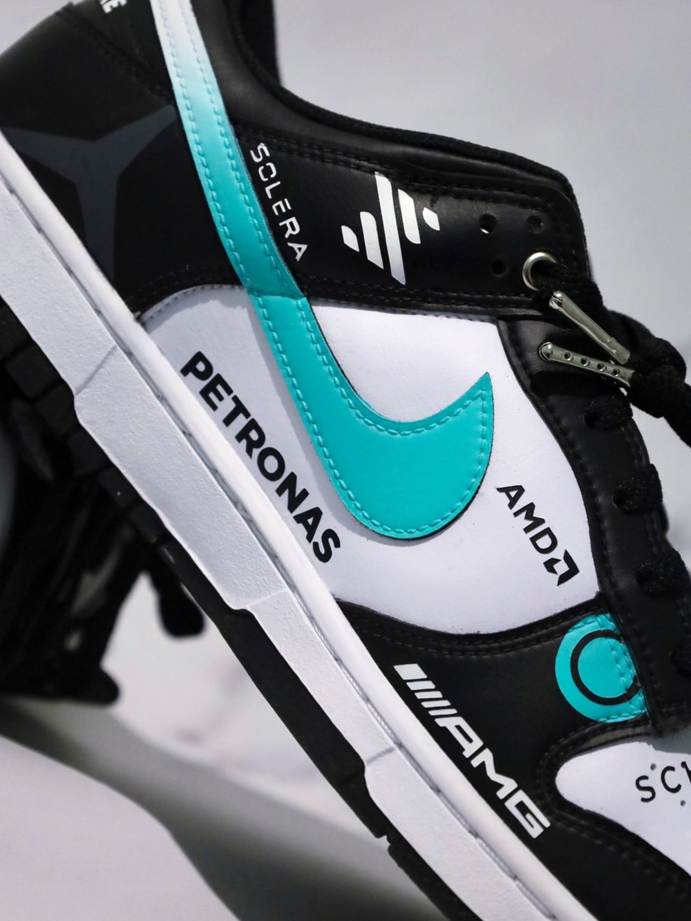 Custom F1 Dunks 🏎️💨 - Picture 5 of 6